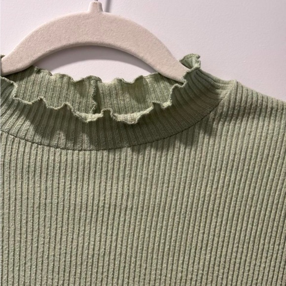 Ruffled Green Ribbed Top - Picture 4 of 4
